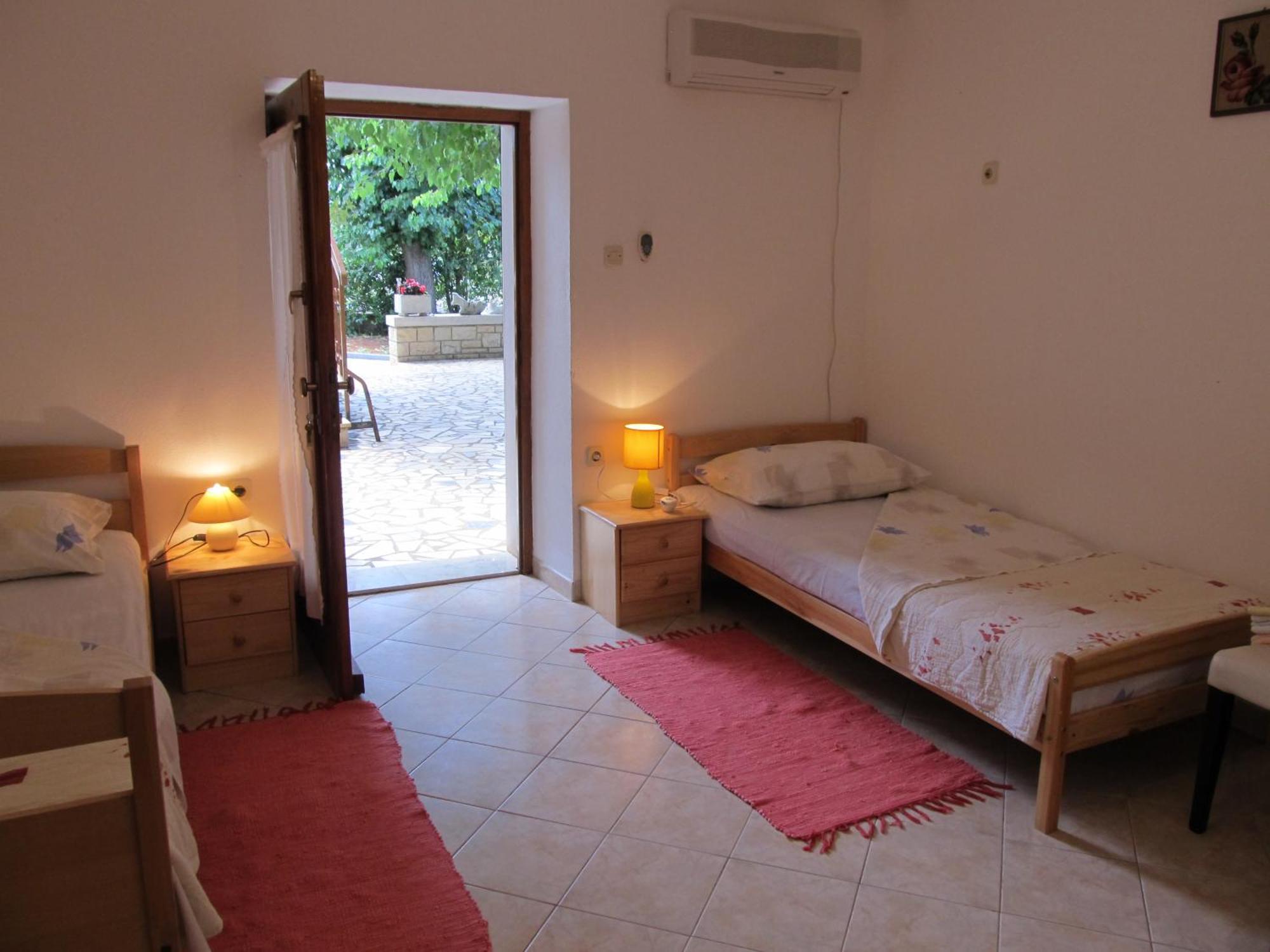 Apartments Vesna With Pool - New! Sveti Lovrec Pazenaticki Quarto foto